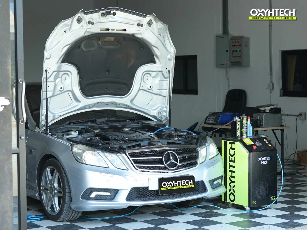 ผลงาน OXYHTECH BENZ E250 เบนซิน สปาเครื่องยนต์ทั้งระบบ ฟื้นฟูสมรรถนะ ประหยัดน้ำมัน ขั้นตอนเดียวจบ ล้างหัวฉีด ล้างท่อไอดี ฯลฯ เครื่องยนต์สะอาด ขับลื่น