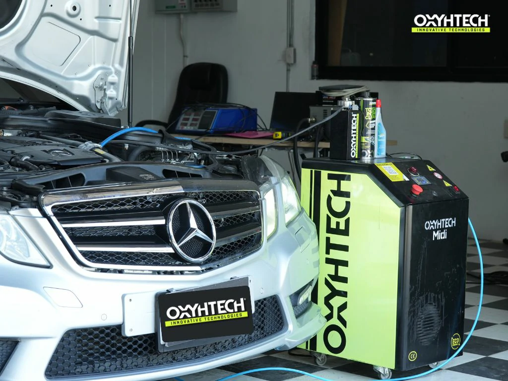 ผลงาน OXYHTECH BENZ E250 เบนซิน สปาเครื่องยนต์ทั้งระบบ ฟื้นฟูสมรรถนะ ประหยัดน้ำมัน ขั้นตอนเดียวจบ ล้างหัวฉีด ล้างท่อไอดี ฯลฯ เครื่องยนต์สะอาด ขับลื่น