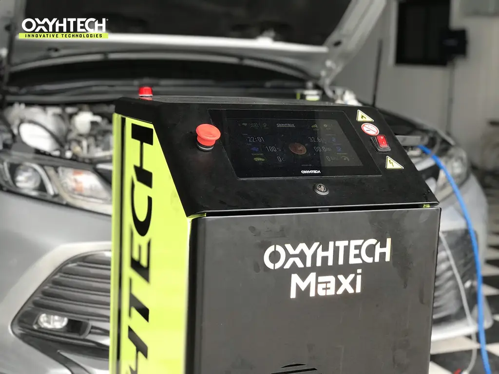 ผลงาน OXYHTECH - TOYOTA CAMRY-02 ล้างเขม่าคาร์บอน เครื่องยนต์สะอาดขึ้นทั้งระบบ