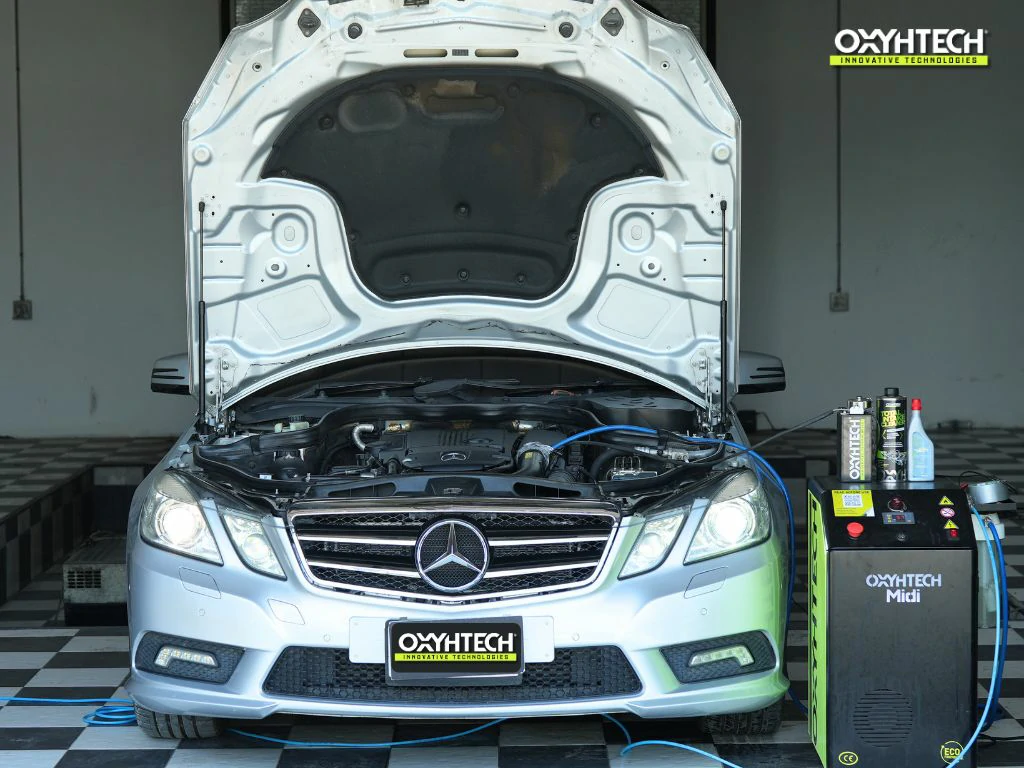 ผลงาน OXYHTECH BENZ E250 เบนซิน สปาเครื่องยนต์ทั้งระบบ ฟื้นฟูสมรรถนะ ประหยัดน้ำมัน ขั้นตอนเดียวจบ ล้างหัวฉีด ล้างท่อไอดี ฯลฯ เครื่องยนต์สะอาด ขับลื่น