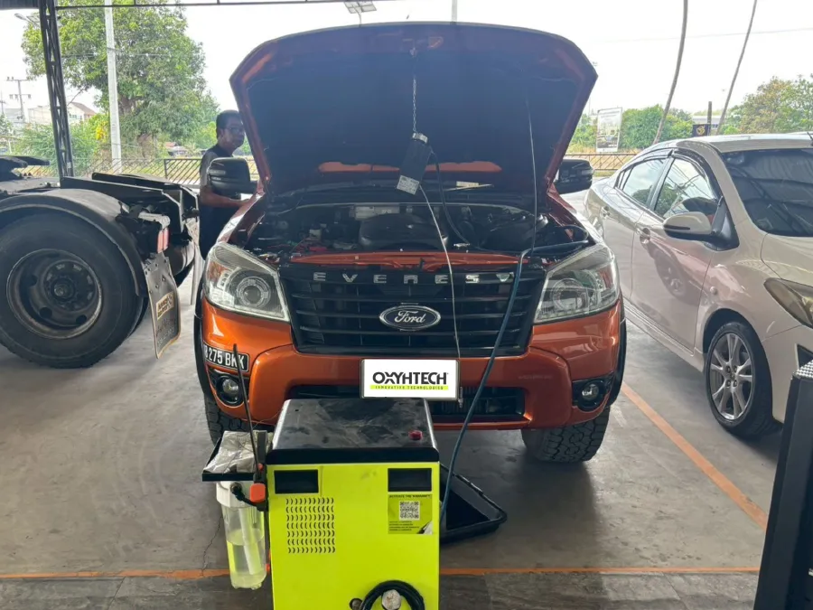 Oxyhtech Ford Everest 2.5 CC ล้างเครื่องสปา ครบวงจร ดีเซล